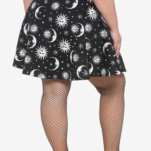 Hot topic, O-ring, zipper Black Celestial Print Skirt - Picture 2 of 5